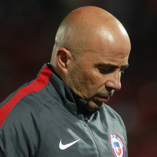 Pese a sus logros, Sampaoli salió de su cargo con la selección chilena por la puerta de atrá. Jorge Sampaoli