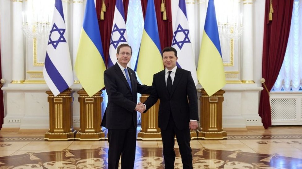 Presidente Israelí Isaac Herzog con el presidente de Ucrania Volodymyr Zelenski en Kiev en 2021