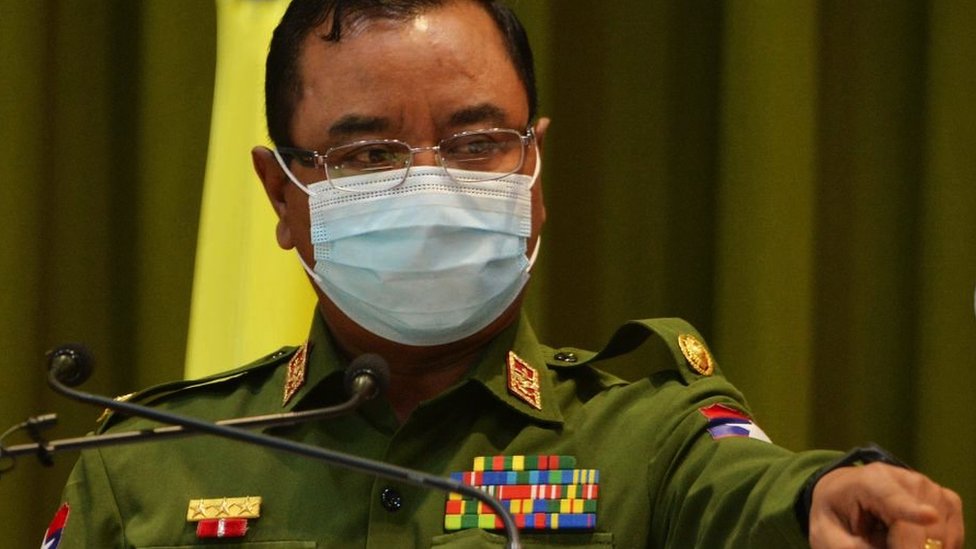 O porta-voz militar general Zaw Min Tun