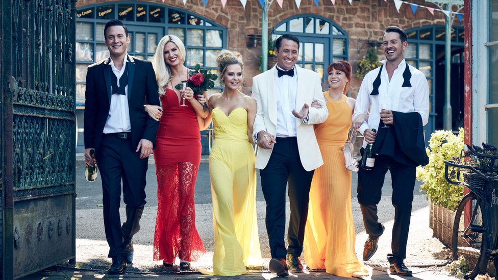 Актеры Hollyoaks празднуют 25 лет