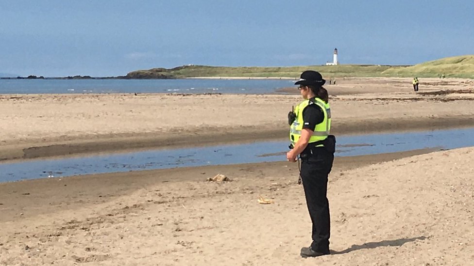полиция на пляже