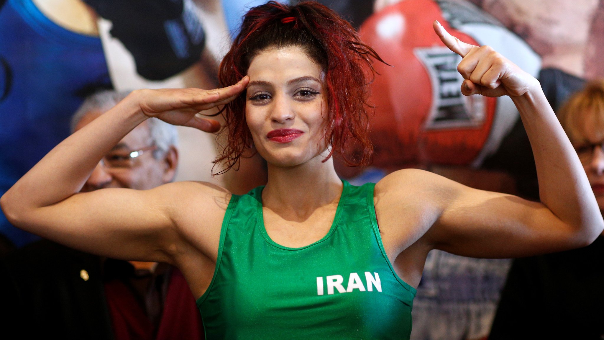 Sadaf Khadem Iranian female boxer halts return over arrest fears