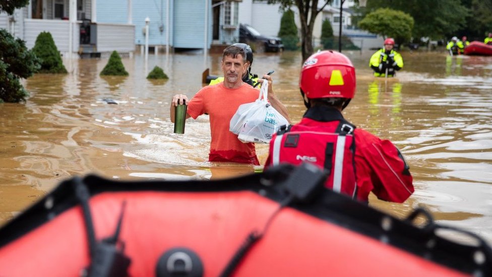 Storm Henri hits parts of Northeastern America - CBBC Newsround