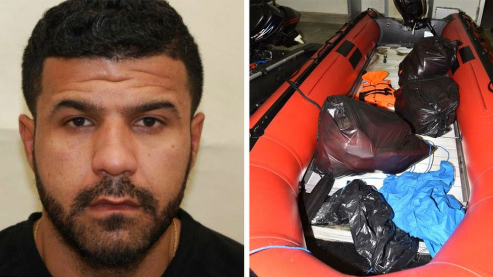 Сарбаст Мохамад Хама и лодка, которую он был найден в иммиграционной службе Великобритании