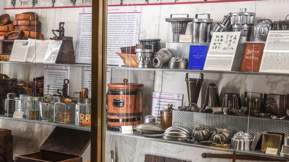 U Muzeju kuvanja je izloženo više desetina primeraka starih kuhinjskih pomagala