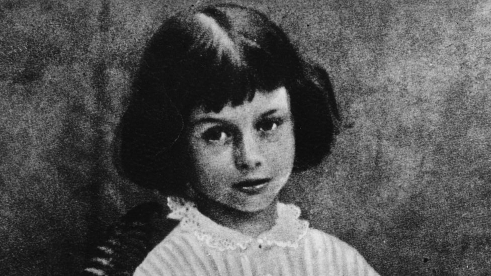 Alice Liddell, de 6 años.