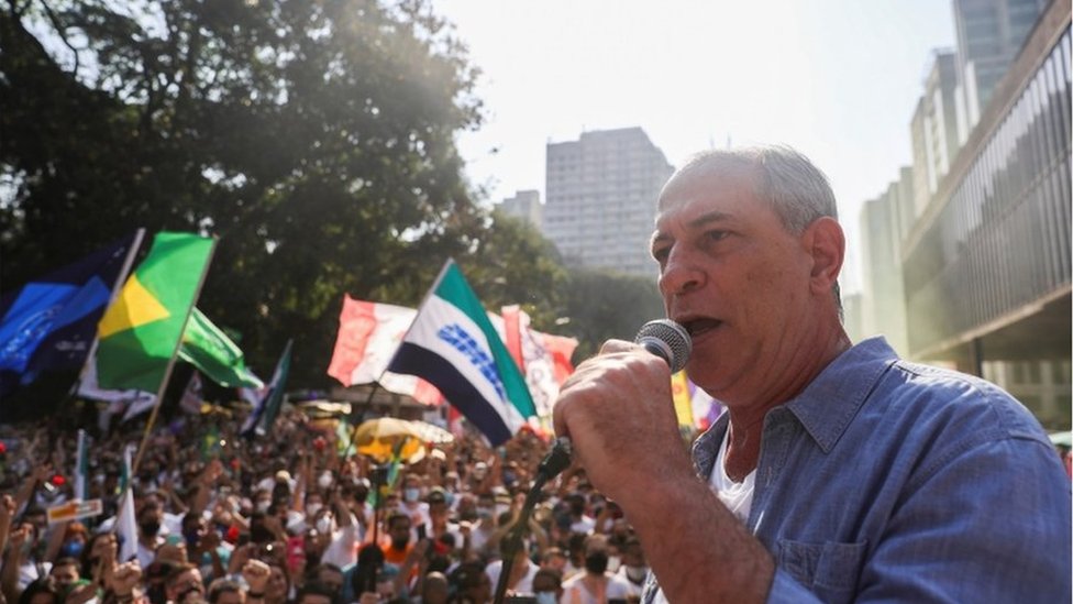 Ciro Gomes discursa na Avenida Paulista