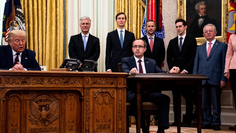 الولايات المتحدة أقرت تطبيع العلاقات الاقتصادية مع صربيا وكوسوفا في مقابل نقل سفارتيهما