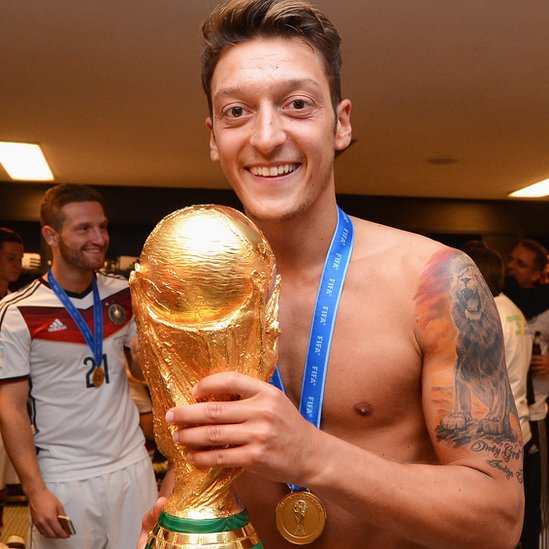 El jugador de 29 años fue pieza fundamental en el título que conquistó Alemania en el Mundial de Brasil 2014.