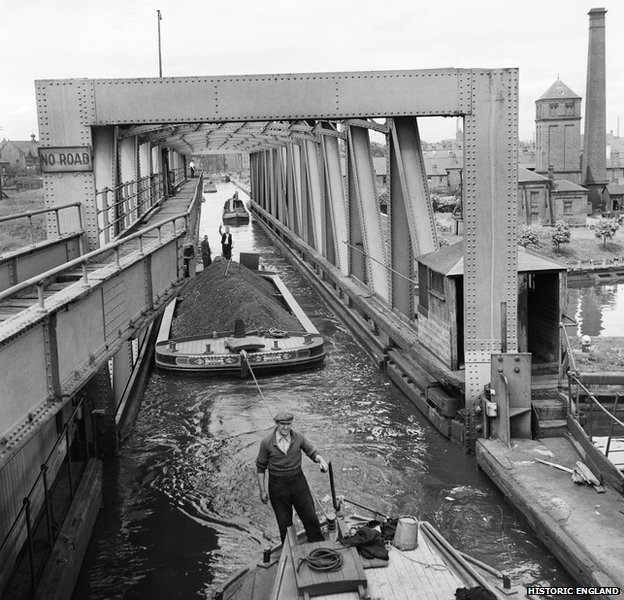 Акведук Бартон Свинг, канал Бриджуотер, Траффорд, Большой Манчестер, 1945-54 годы Эрика де Мара (1910-2002)