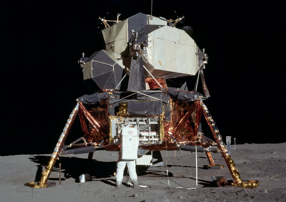 Lunar vehicle