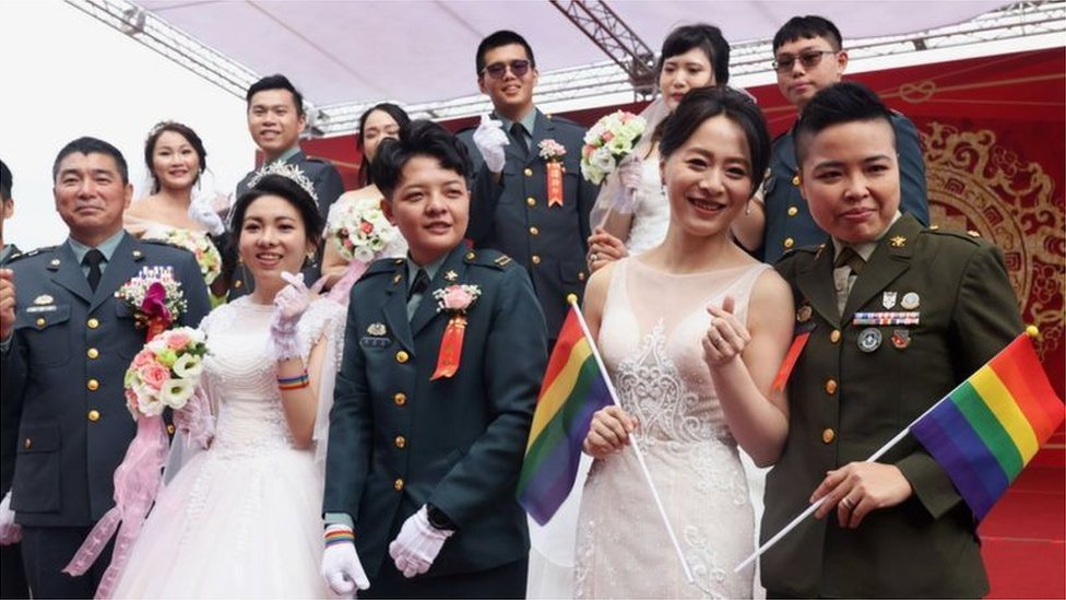 台灣軍方聯合婚禮首次有同性婚姻伴侶參加