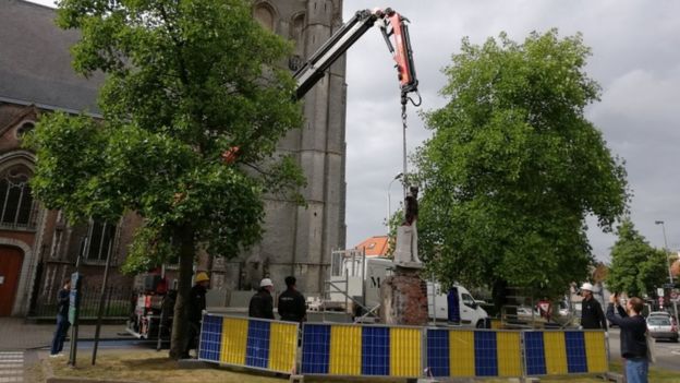 تمت إزالة تمثال ليوبولد الثاني في أنتويرب في يونيو/حزيران 2020