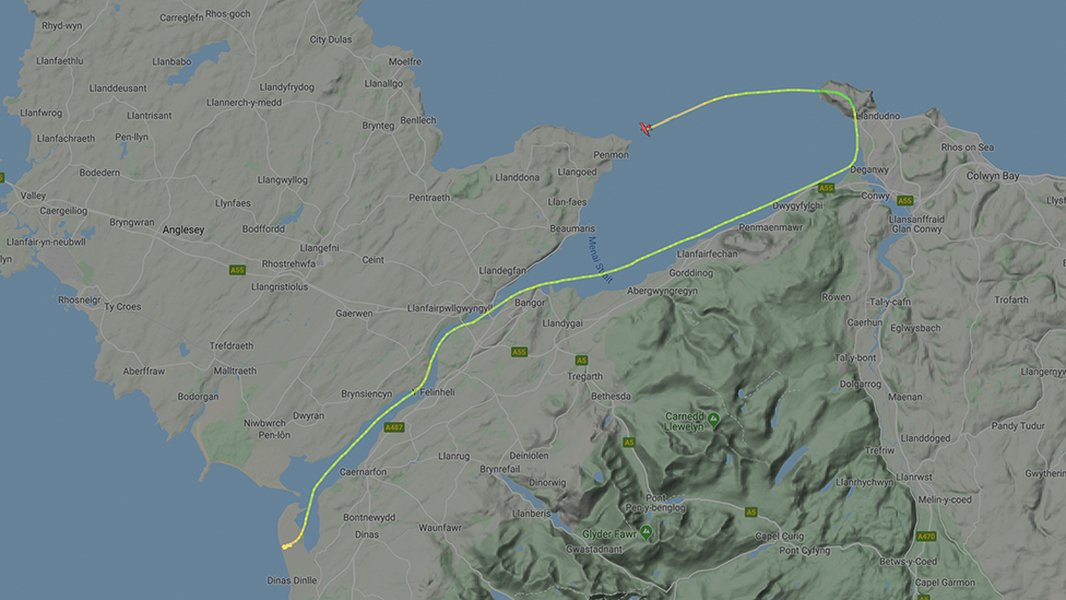 Рейс, следовавший из Карнарфона в Лландидно в понедельник, исчез с радаров