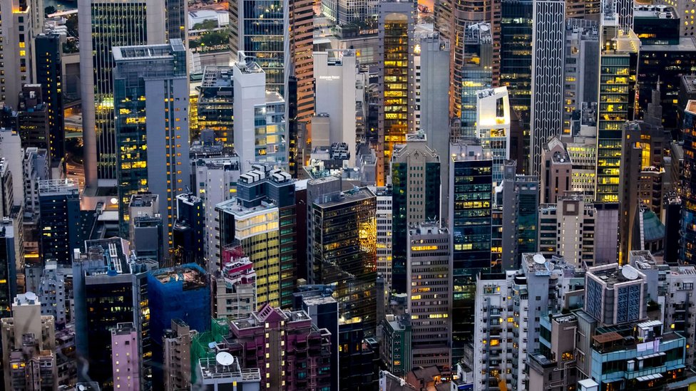 Вид на "бетонные джунгли", которые представляют собой переплетение зданий 27 февраля 2018 года в Гонконге, Китай.