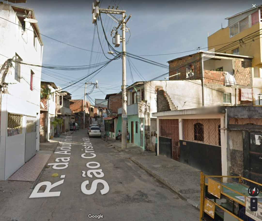 Rua em favela