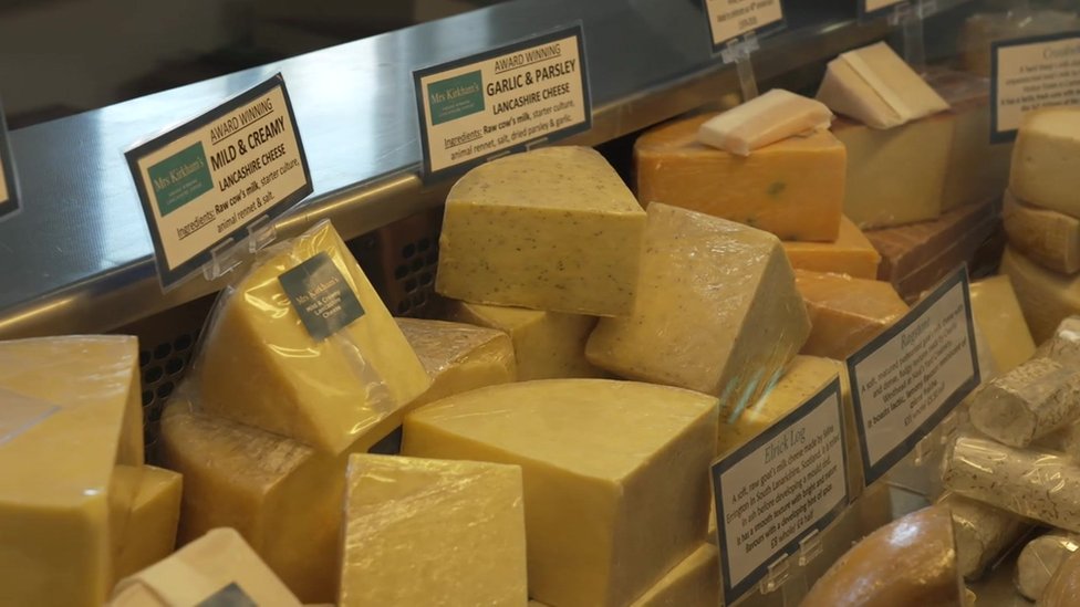 Seven sick due to E. coli in French Reblochon cheese