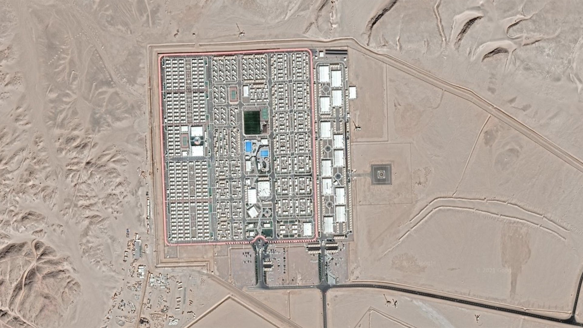 صورة أقمار صناعية لمربع من مشروع نيوم بالصحراء