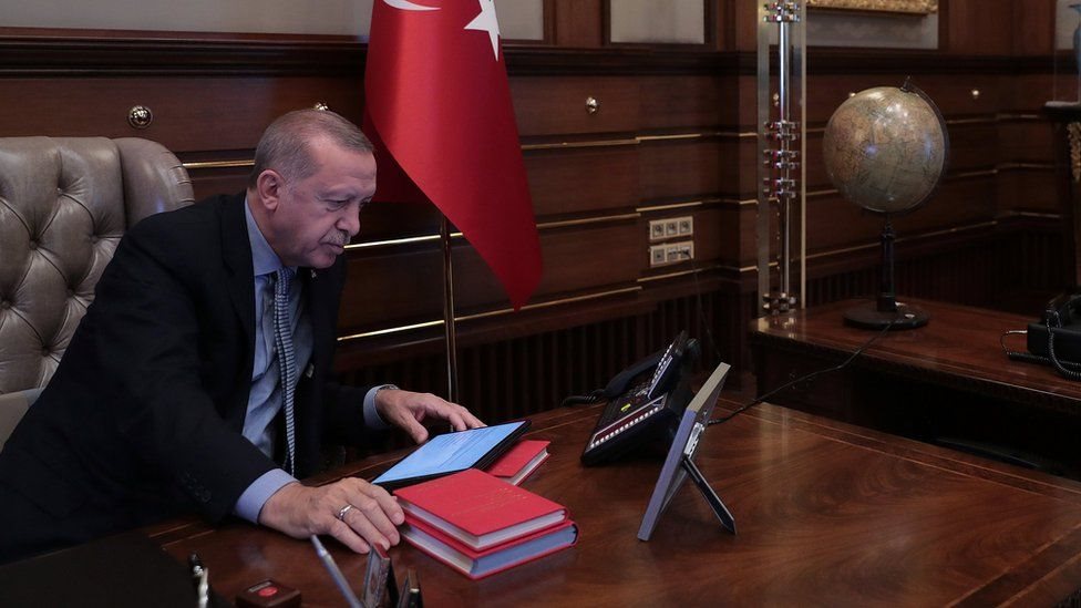 الرسالة حثت الرئيس اردوغان على ألا يكون "أحمق"