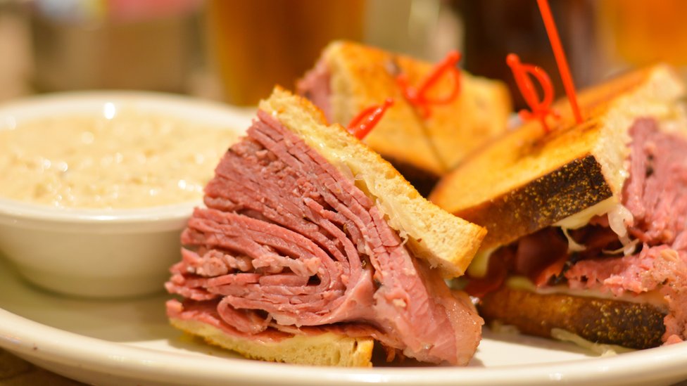 ¿Tentador? Sí, pero comerlo en el espacio es una pésima idea. Sándwich de carne curada