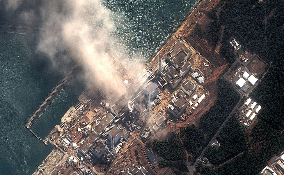 Vista aérea da usina nuclear de Fukushima após acidente em 2011