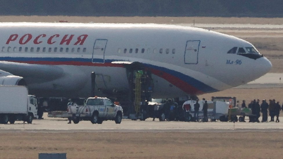 美國弗吉尼亞州，俄羅斯飛機從達拉斯國際機場接走被驅逐的外交官