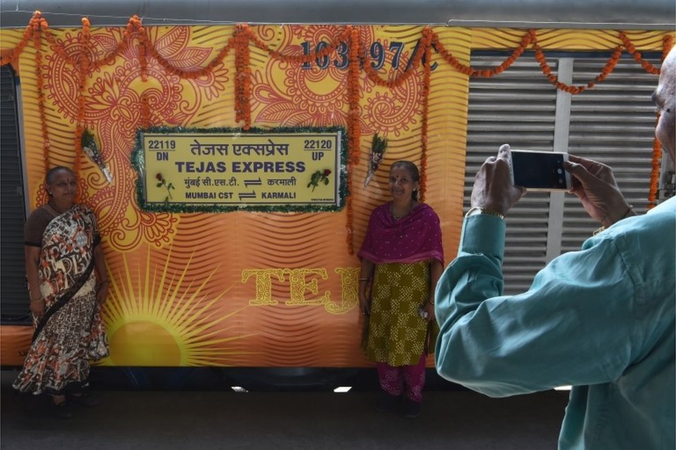 Inside India s new homemade luxury train - BBC News