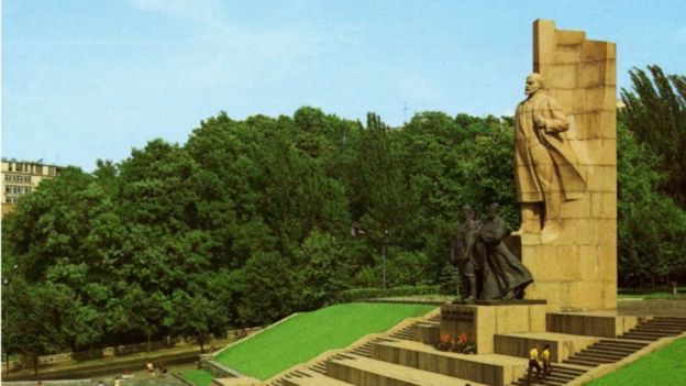 Кам'яного Леніна на Майдані Незалежності в Києві демонтували ще в 1991 році