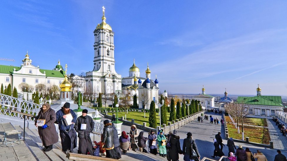 Coronavirus: Ukrainian town sealed off after monastery outbreak