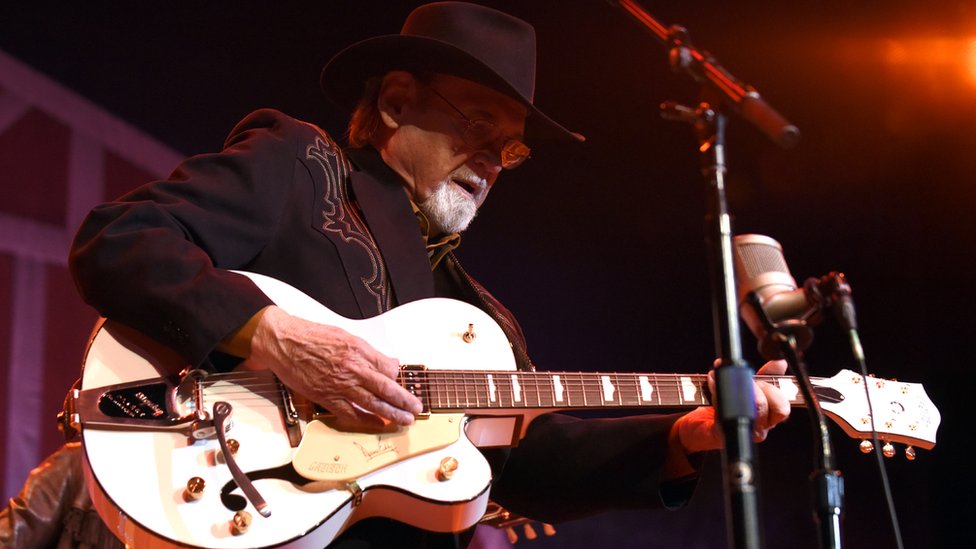 King of Twang guitarist Duane Eddy dies at 86