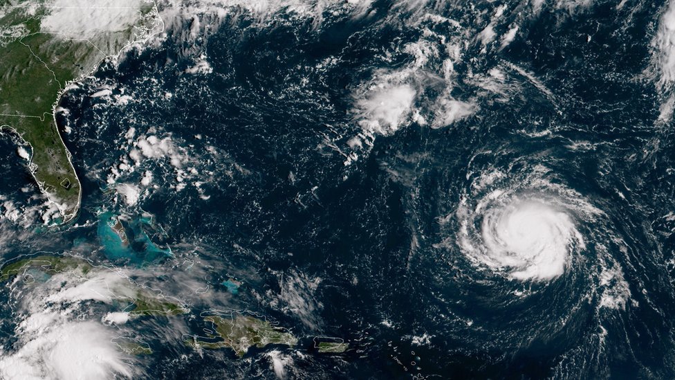 Imagen satelital del huracán Florence desplazándose en el océano Atlántico el 10 de septiembre, 2018