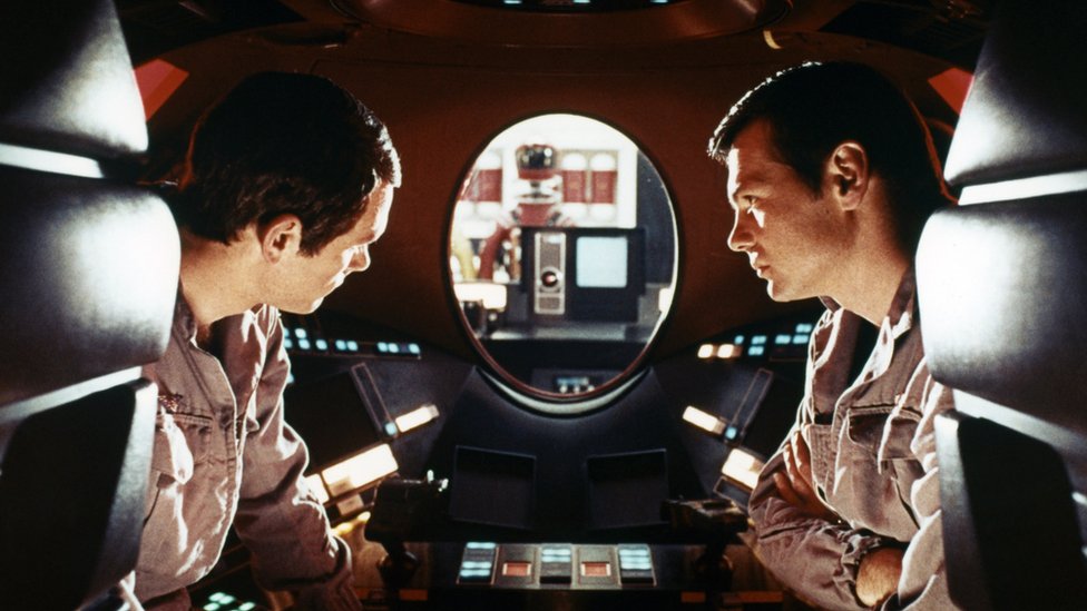 Gary Lockwood ve Keir Dullea 2001: Bir Uzay Yolculuğu filminden