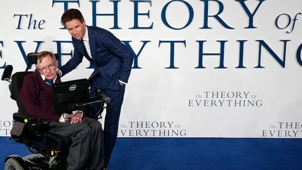 Kisah hidup Professor Hawking difilmkan dan diperankan Eddie Redmayne.