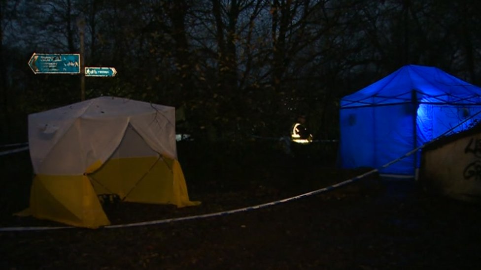 Полицейские палатки возле развлекательного центра Pentwyn