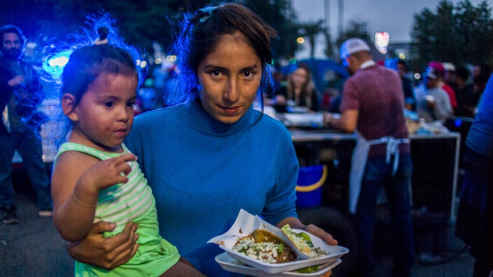 Mujer con tacos