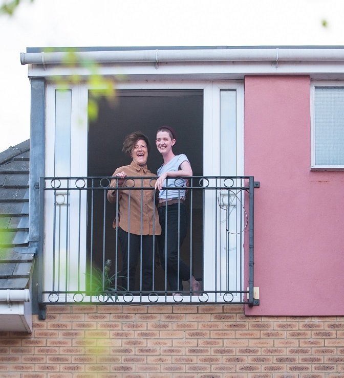 Амелия и Х. на балконе в Бристоле