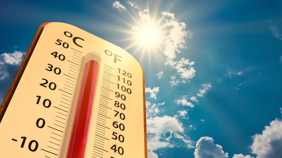 Imagen de un termómetro marcando más de 40 grados