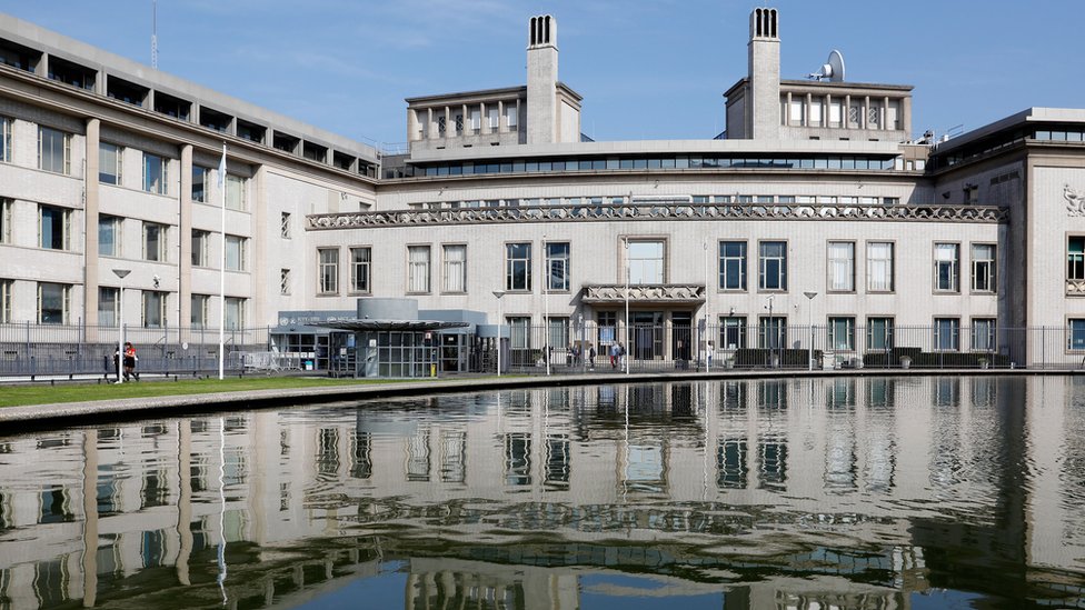 ¿Cómo pudo burlar los controles de seguridad del tribunal? Tribunal Internacional Criminal para la Antigua Yugoslavia