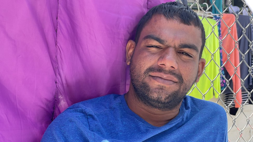 Derwi Bracho Suárez, migrante venezolano de 30 años en El Paso, Texas.