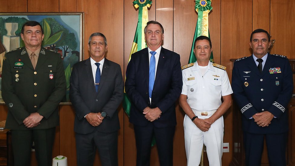 Bolsonaro com o novo comando das Forças Armadas