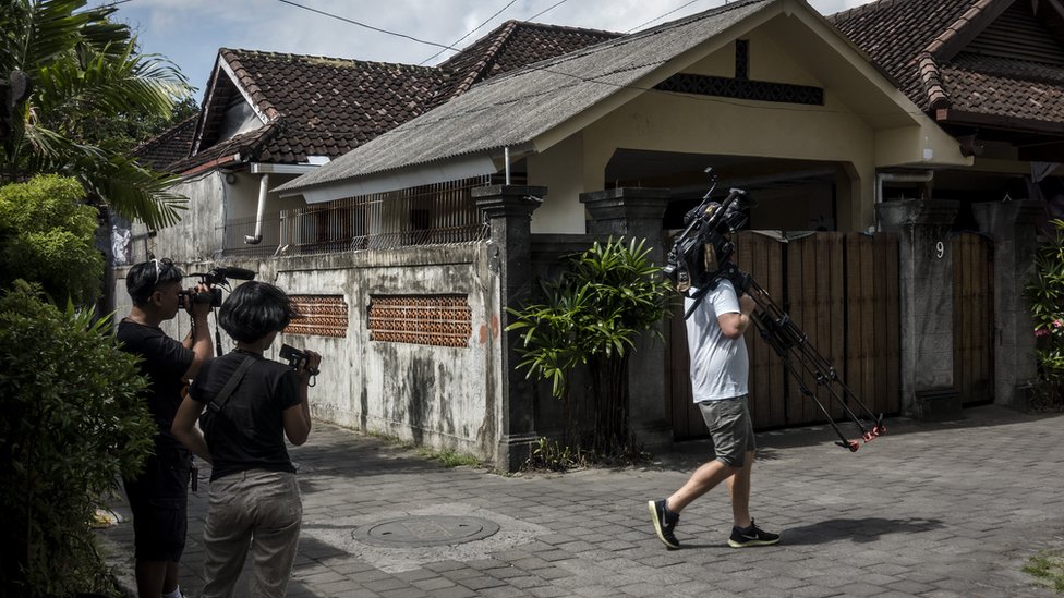 Los medios de comunicación tanto de Autralia como de Indonesia siguieron de cerca la vida de Corby en los últimos años. Periodistas fuera de la casa de Schapelle Corby donde cumplía arresto domiciliario en Bali, Indonesia