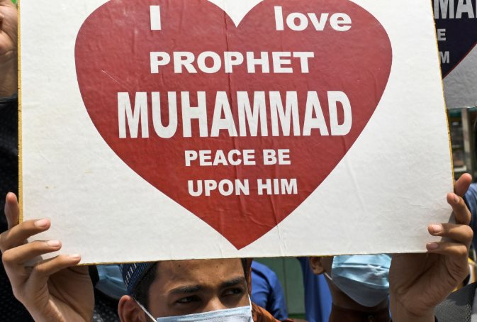 متظاهرون يعربون عن رفضهم الإساءة للنبي محمد في الهند