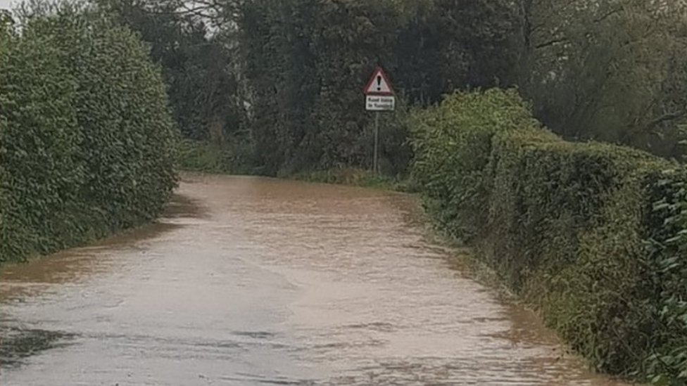 Наводнение в районе Шрусбери, сельский запад