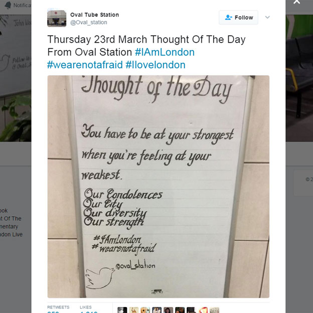 Cartel en la estación del metro de Oval en Londres Cartel en la estación del metro de Oval en Londres