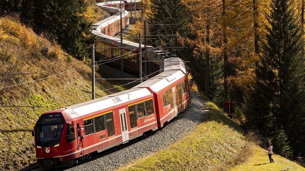 Switzerland sets record with world's longest passenger train