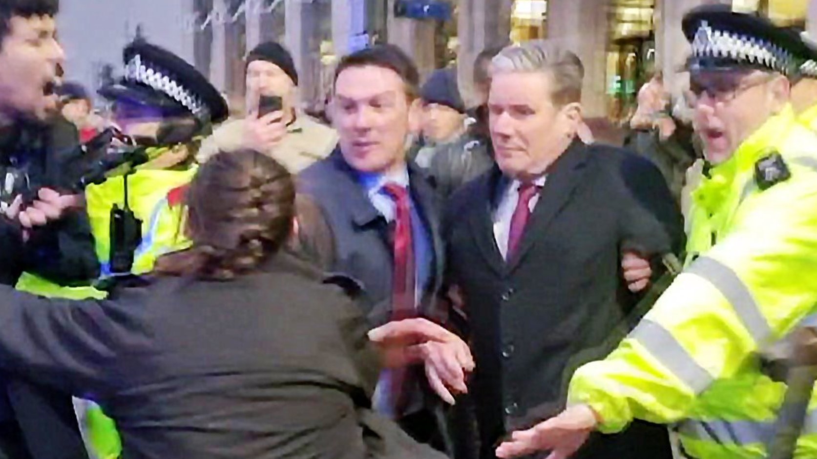 Keir Starmer: No 10 has no intention of apologising after protesters surround Labour leader