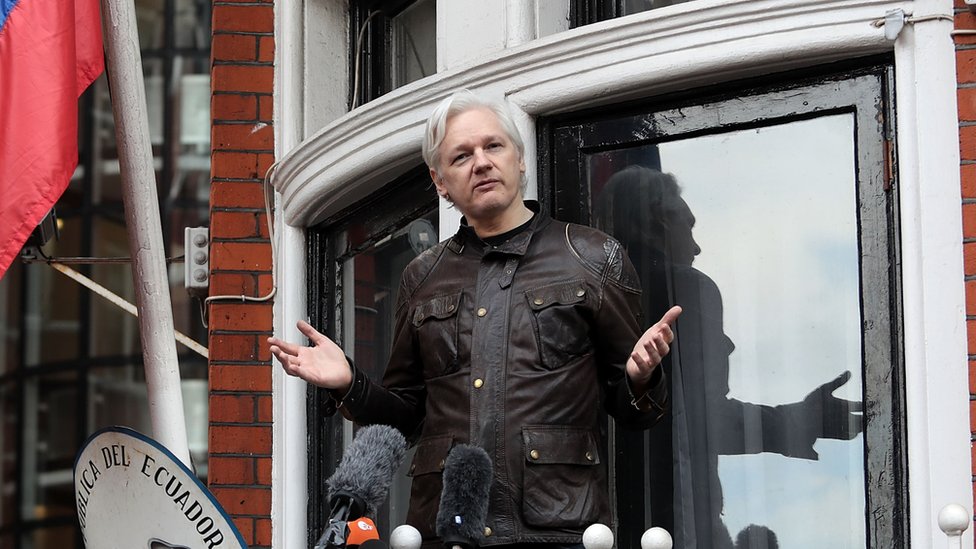 Una acusación de la comisión especial señala que WikiLeaks fue la vía escogida por Rusia para distribuir los documentos hackeados al Partido Demócrata.