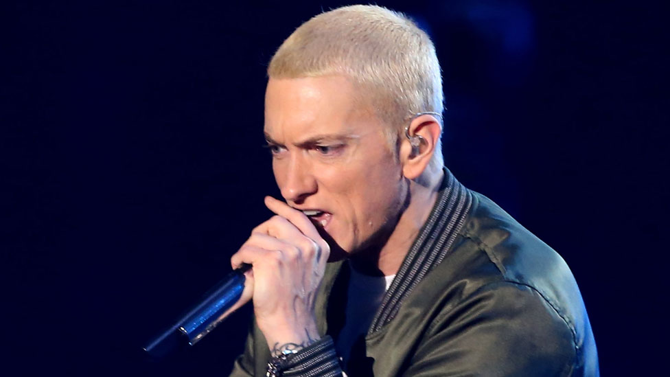 Установлен мировой рекорд по количеству татуировок портрета Eminem |  musicweek.ua