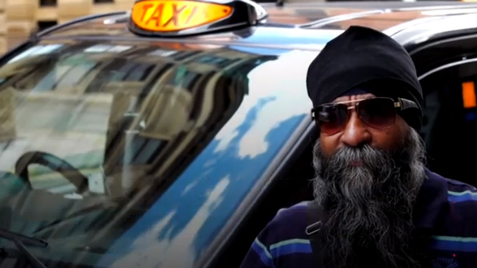 Tras el ataque en Manchester, muchos taxistas musulmanes y sijs, como Mann Singh, salieron a recoger a las víctimas sin cobrar sus tarifas. Mann Singh