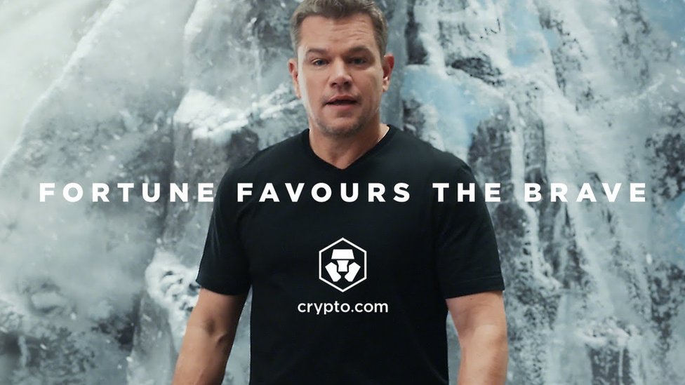 Matt Damon en la campaña de Crypto.com con el eslogan "La fortuna favorece a los valientes"